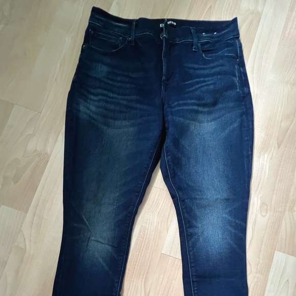 Express Perfect Curves Ankle Jean Leggings - Dark Wash - Picture 3 of 6